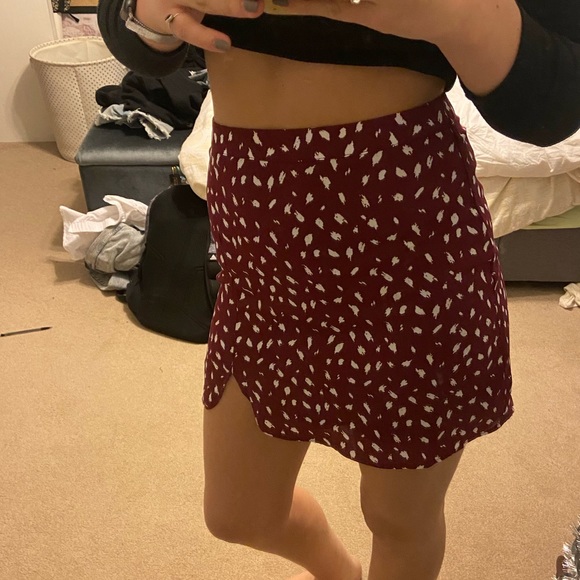 Burgundy and White Printed Mini Skirt - Picture 3 of 6